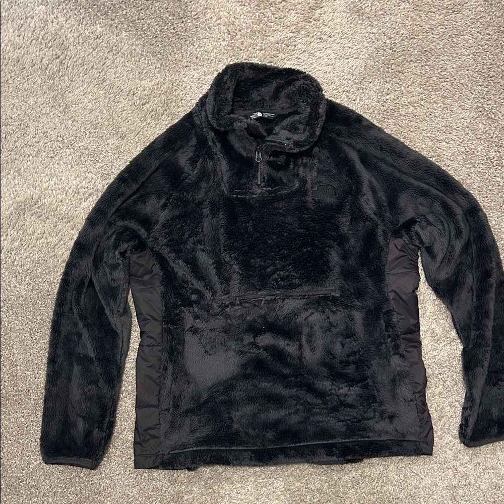 Black Fuzzy Pullover NorthFace